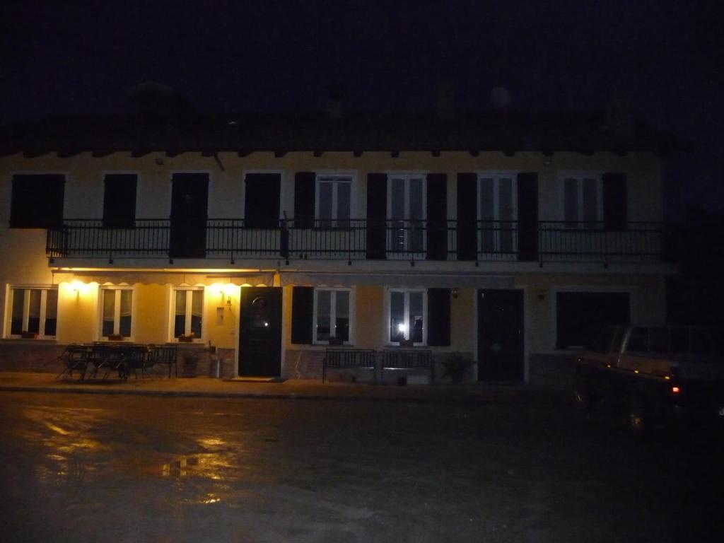 Agriturismo Cascina Vrona Monteu Roero Exterior photo
